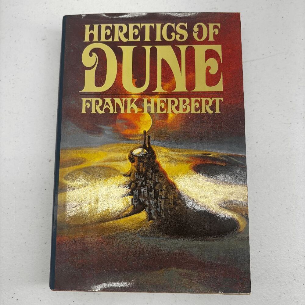 HERETICS OF DUNE By Frank Herbert 1984 1st Edition Hardcover‎ Damaged Corner
